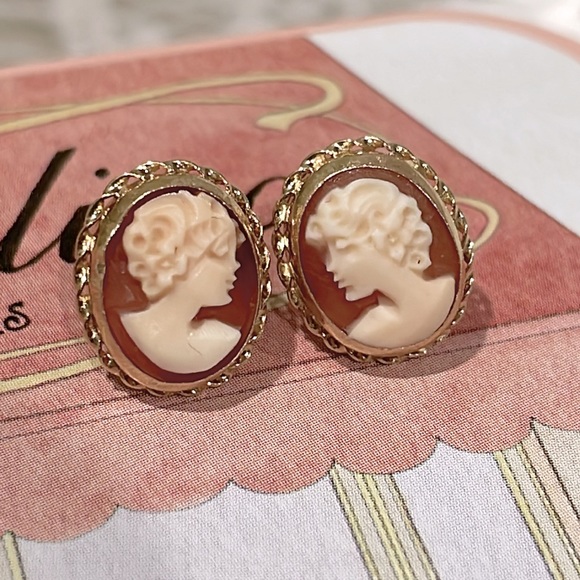 Vintage 14K Cameo Earrings - Picture 9 of 11